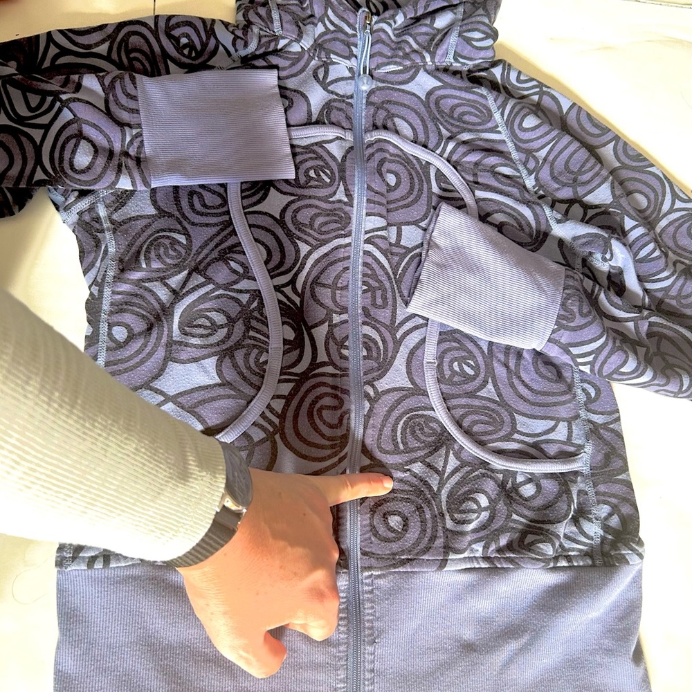 Lululemon zip up hoodie circle pattern rare sweater - Picture 9 of 10